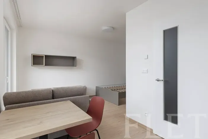 Pronájem bytu 1+kk, Praha - Řeporyje, Haenkeho, 31 m2