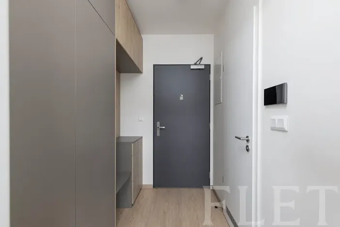 Pronájem bytu 1+kk, Praha - Řeporyje, Haenkeho, 31 m2