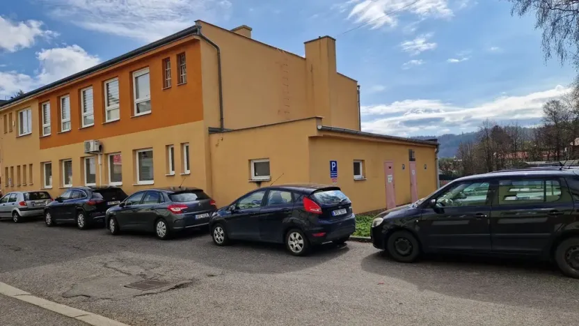 Pronájem ordinace, Karlovy Vary, Kpt. Jaroše, 79 m2