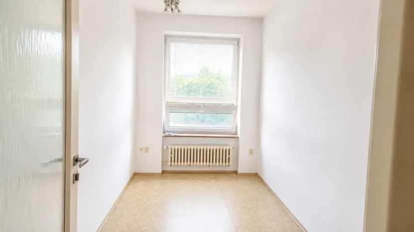 Pronájem ordinace, Karlovy Vary, Kpt. Jaroše, 79 m2