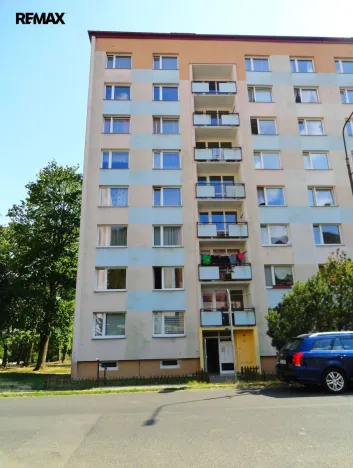 Prodej bytu 1+1, Krupka - Maršov, Karla Čapka, 36 m2