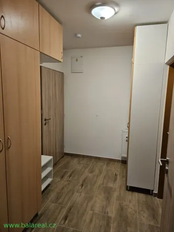 Pronájem bytu 1+kk, Brno, Charbulova, 29 m2