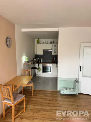 Pronájem bytu 2+kk, Praha - Hloubětín, Kardašovská, 43 m2