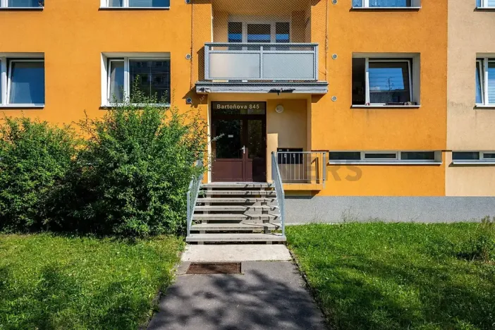 Pronájem bytu 2+1, Pardubice, Bartoňova, 48 m2