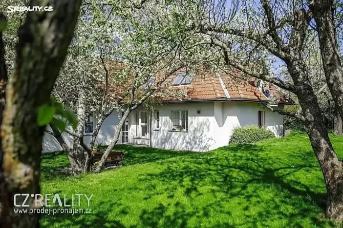 Prodej rodinného domu, Praha - Lipence, Na Bambouzku, 308 m2