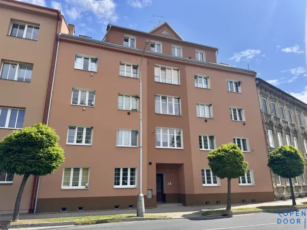 Pronájem bytu 2+kk, Loket, Nádražní, 41 m2