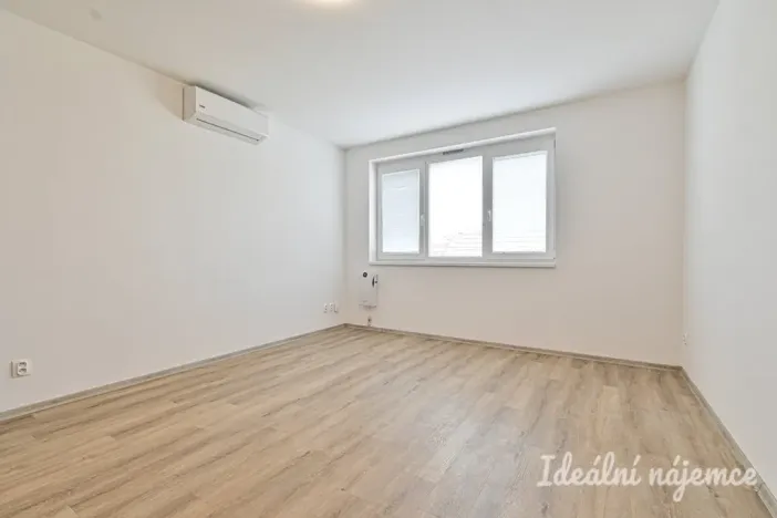 Pronájem bytu 1+kk, Brno, Svitavská, 33 m2