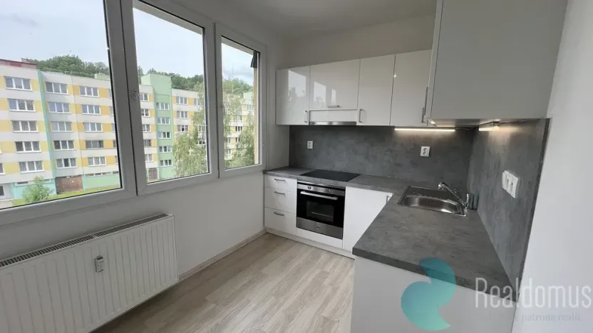 Pronájem bytu 1+1, Český Krumlov, Sídliště Plešivec, 40 m2