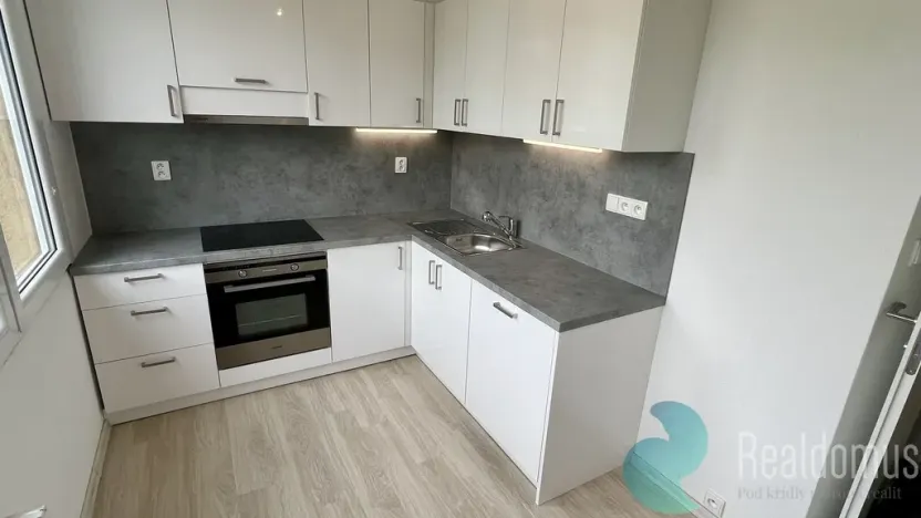 Pronájem bytu 1+1, Český Krumlov, Sídliště Plešivec, 40 m2