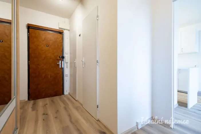 Pronájem bytu 2+kk, Praha, Kišiněvská, 48 m2