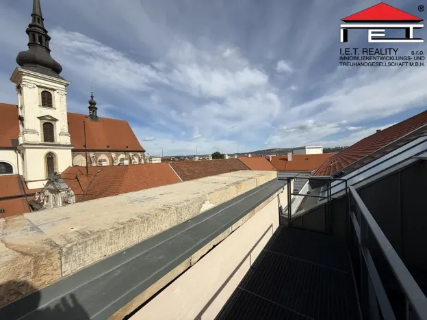 Pronájem kanceláře, Brno, Moravské náměstí, 196 m2