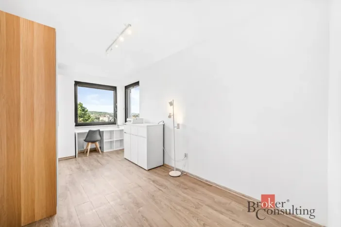 Pronájem bytu 4+1, Praha - Smíchov, Pod Fialkou, 94 m2