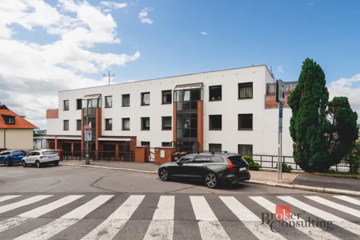 Pronájem bytu 4+1, Praha - Smíchov, Pod Fialkou, 94 m2