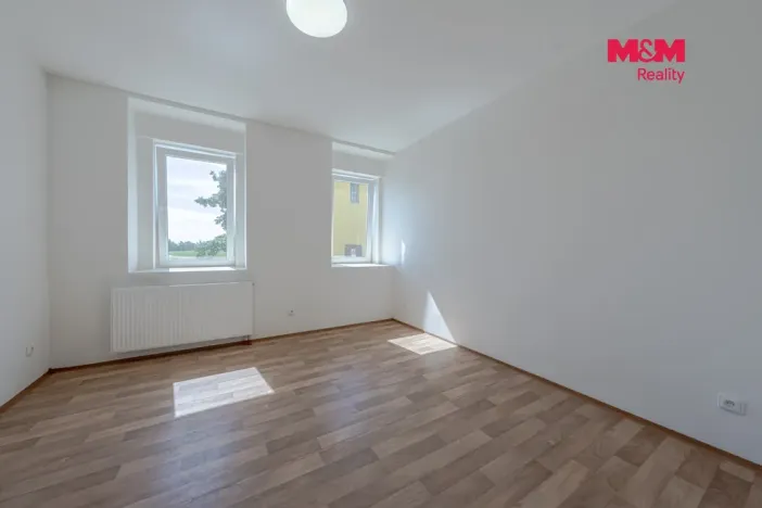 Pronájem rodinného domu, Vrátno, 302 m2