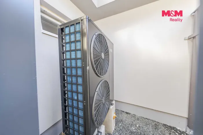 Pronájem rodinného domu, Vrátno, 302 m2