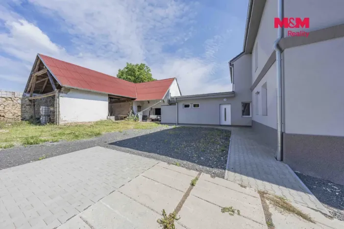Pronájem rodinného domu, Vrátno, 302 m2