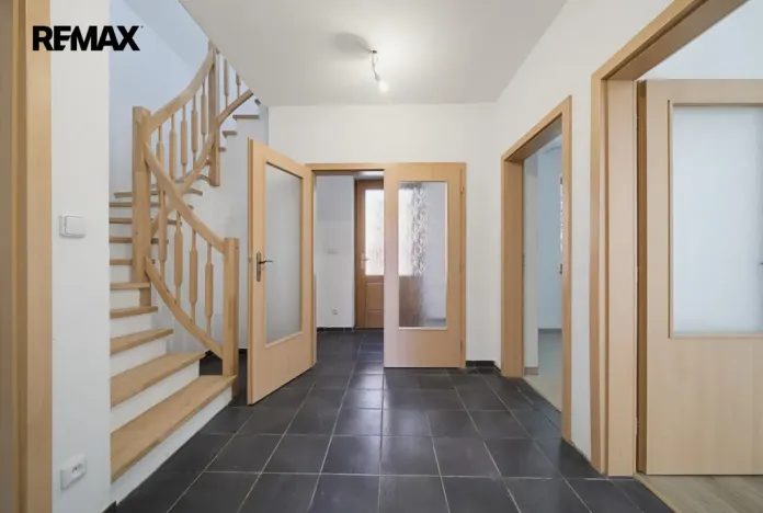 Prodej rodinného domu, Karlovy Vary, Slovenská, 98 m2