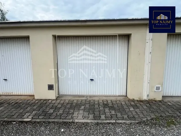Pronájem garáže, Ostrava, Baarova, 18 m2