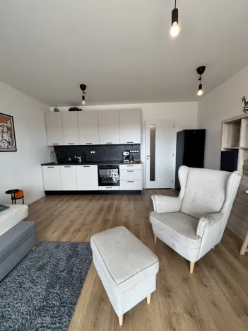 Pronájem bytu 1+kk, Beroun, U Židovského hřbitova, 29 m2