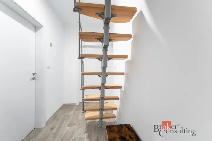 Prodej bytu 2+kk, Neslovice, Lesní, 72 m2
