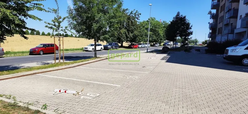Prodej garážového stání, Praha, 14 m2