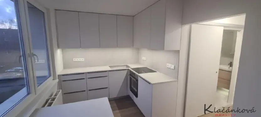 Prodej bytu 1+1, Zlín, Větrná, 35 m2