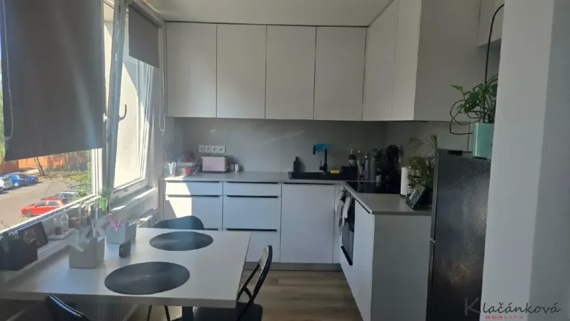 Prodej bytu 1+1, Zlín, Větrná, 35 m2