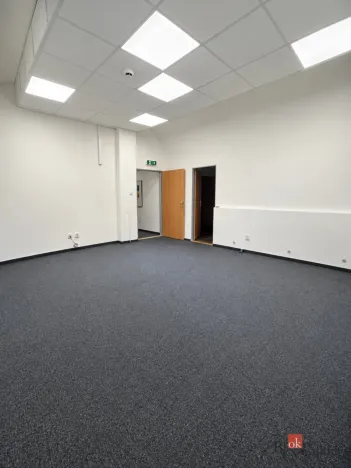 Pronájem kanceláře, Rokycany - Střed, Masarykovo náměstí, 180 m2