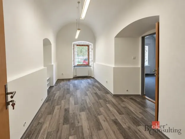 Pronájem kanceláře, Rokycany - Střed, Masarykovo náměstí, 180 m2