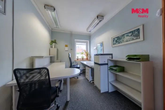 Prodej výrobních prostor, Karlovy Vary - Stará Role, Nádražní, 900 m2