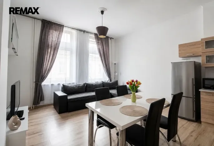 Prodej bytu 2+kk, Karlovy Vary, Vítězná, 39 m2