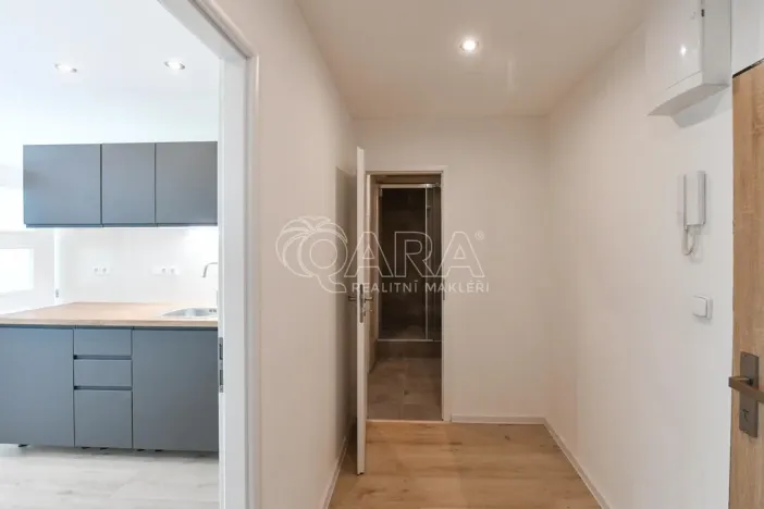 Prodej bytu 2+kk, Praha - Krč, Hurbanova, 39 m2