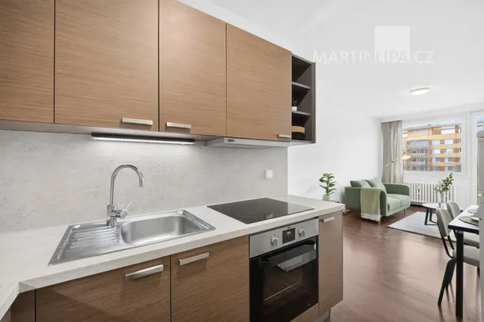 Prodej bytu 2+kk, Praha - Kobylisy, Famfulíkova, 43 m2