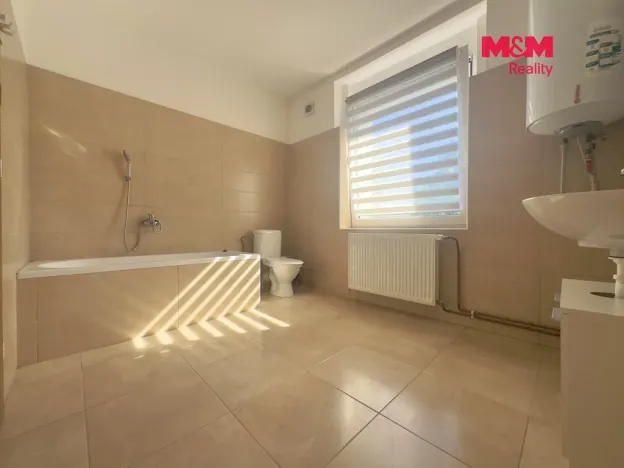 Pronájem bytu 2+kk, Klášterec nad Ohří - Miřetice u Klášterce nad Ohří, Chomutovská, 64 m2
