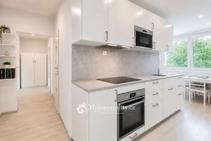 Prodej bytu 3+1, Znojmo, Aninská, 69 m2