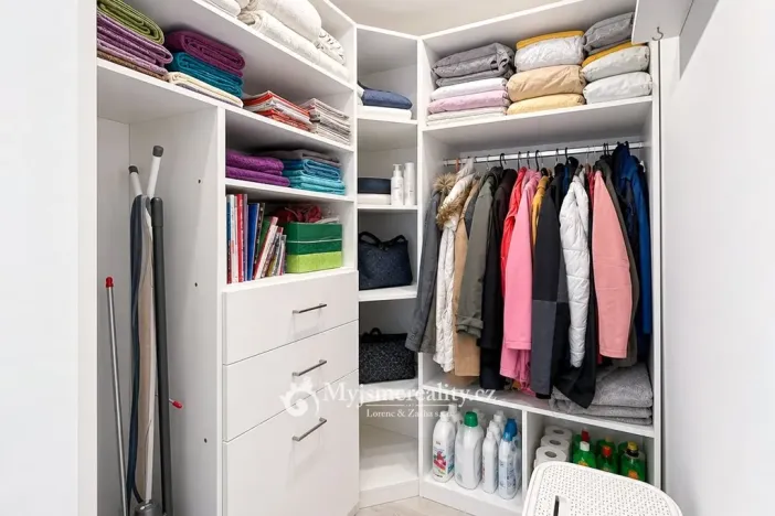 Prodej bytu 3+1, Znojmo, Aninská, 69 m2