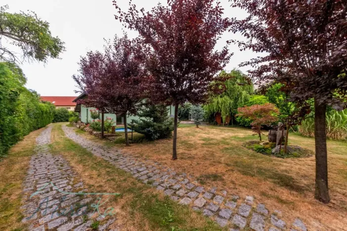 Prodej rodinného domu, Neveklov, Husova, 238 m2