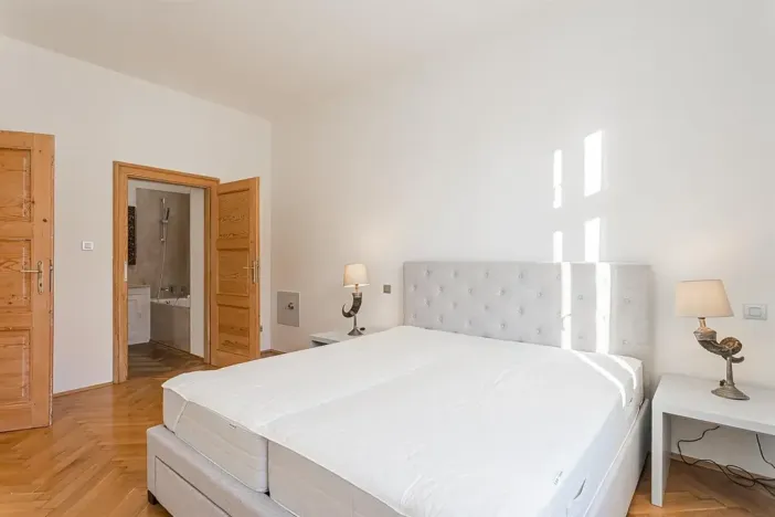 Pronájem bytu 4+1, Praha - Vinohrady, Hradešínská, 120 m2