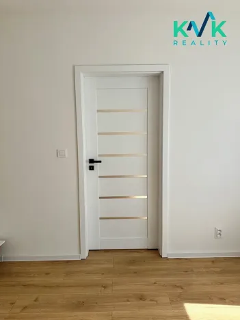 Pronájem bytu 1+1, Karlovy Vary, Úvalská, 36 m2
