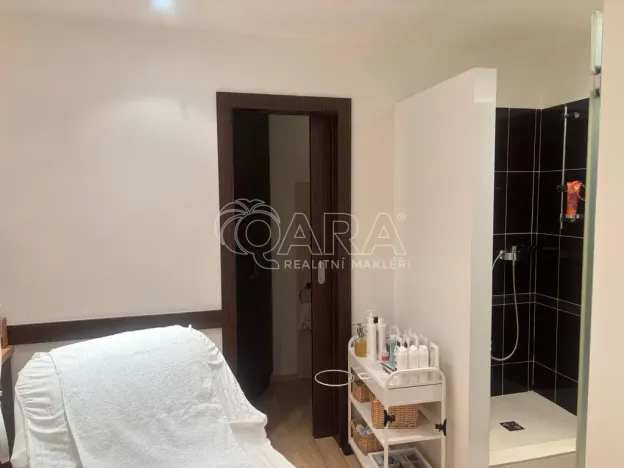 Prodej obchodního prostoru, Praha - Prosek, Veltruská, 22 m2