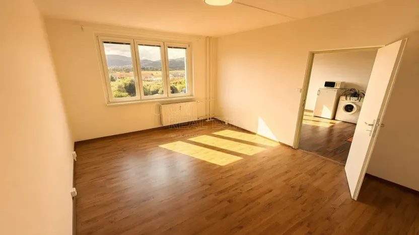 Pronájem bytu 1+1, Ostrov, Kollárova, 38 m2