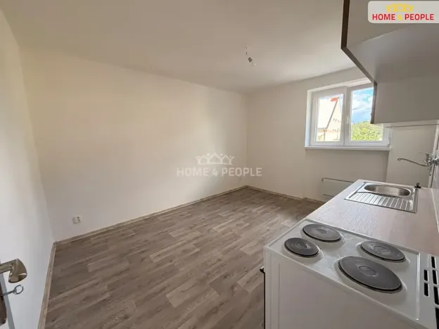 Pronájem bytu 2+1, Karlovy Vary, Závodu míru, 71 m2