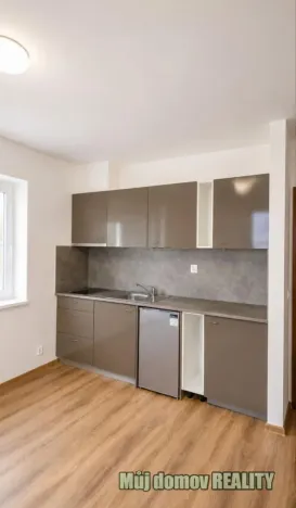 Pronájem bytu 1+kk, Praha - Hloubětín, 26 m2