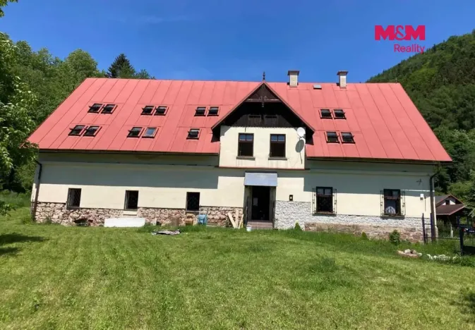 Pronájem chaty, Bernartice, 639 m2