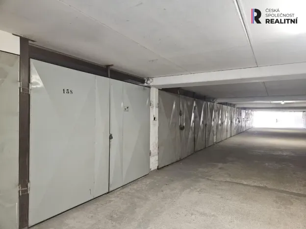 Pronájem garáže, Praha - Kyje, Manželů Dostálových, 18 m2