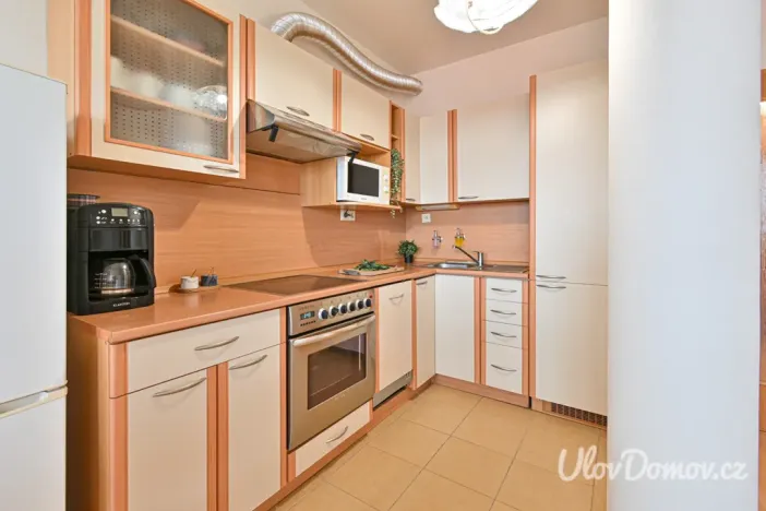 Prodej bytu 1+kk, Praha - Prosek, Nad šestikopy, 37 m2