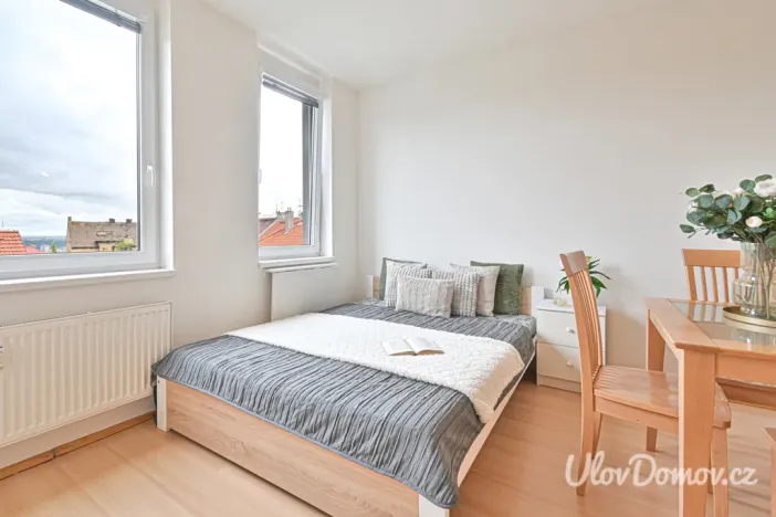 Prodej bytu 1+kk, Praha - Prosek, Nad šestikopy, 37 m2
