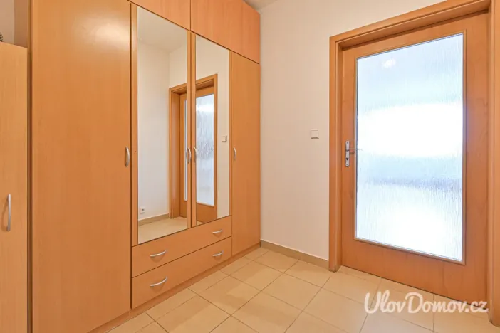 Prodej bytu 1+kk, Praha - Prosek, Nad šestikopy, 37 m2