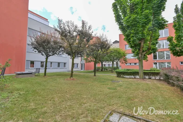 Prodej bytu 1+kk, Praha - Prosek, Nad šestikopy, 37 m2