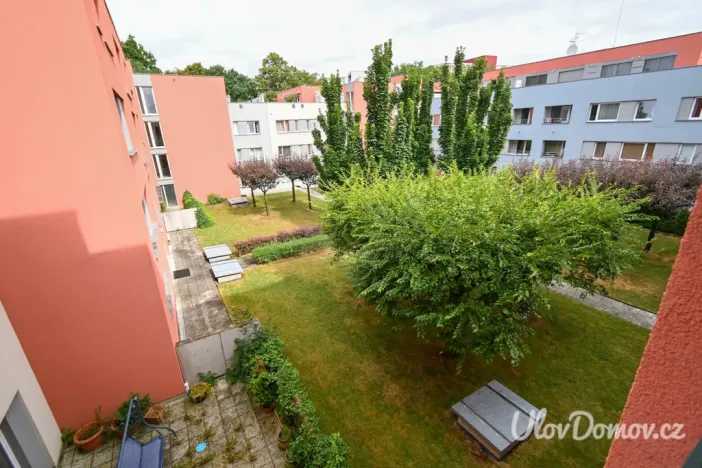 Prodej bytu 1+kk, Praha - Prosek, Nad šestikopy, 37 m2